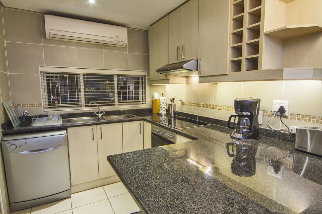 14 The Shades - By Stay In Umhlanga Durban Chambre photo